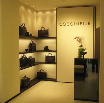 Coccinelle apre a Varese