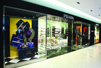 Prada: utile a 250,8 milioni